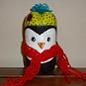un pinguino realizzato con le bottiglie di plastica